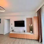Lamera - Casa Del Mar Si Studiouri Cu Si Aproape De Mare Mamaia