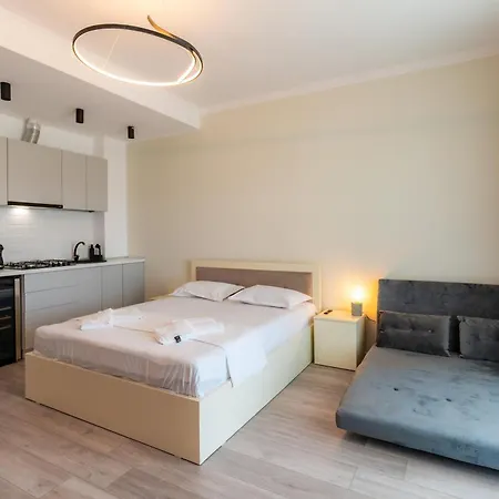 Lamera - Casa Del Mar Si Studiouri Cu Si Aproape De Mare Mamaia